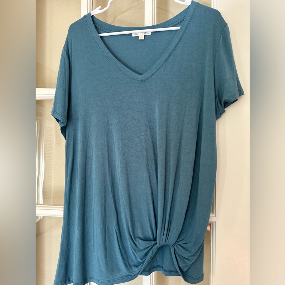 Nine Britton Levie V Neck Knit Tee